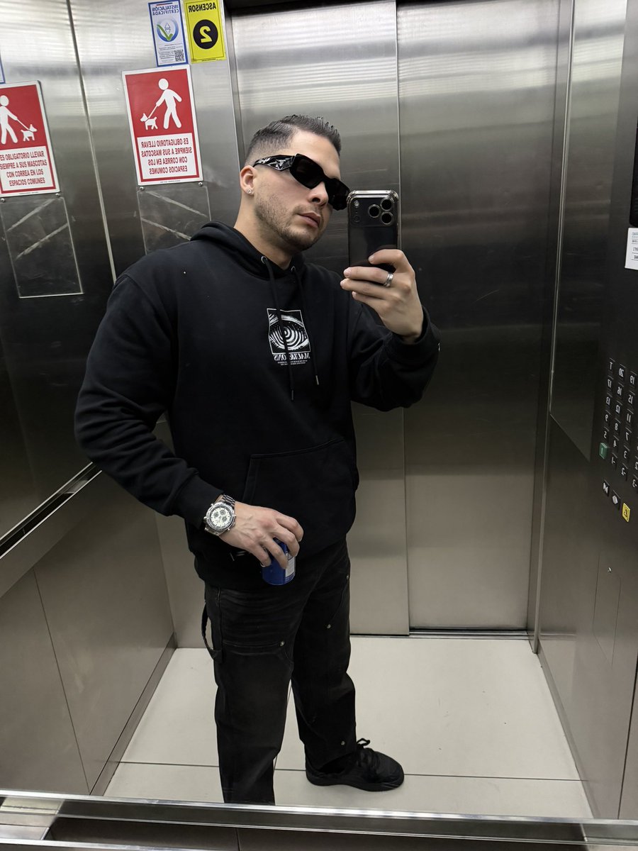 Alexbadboy91's tweet photo. Solo y aburrido en casa! Con ganas de portarme mal 😈 quien dice yo! #sexo #caliente #santiago #chile #usa #venezuela https://t.co/fkLR2kvGrb