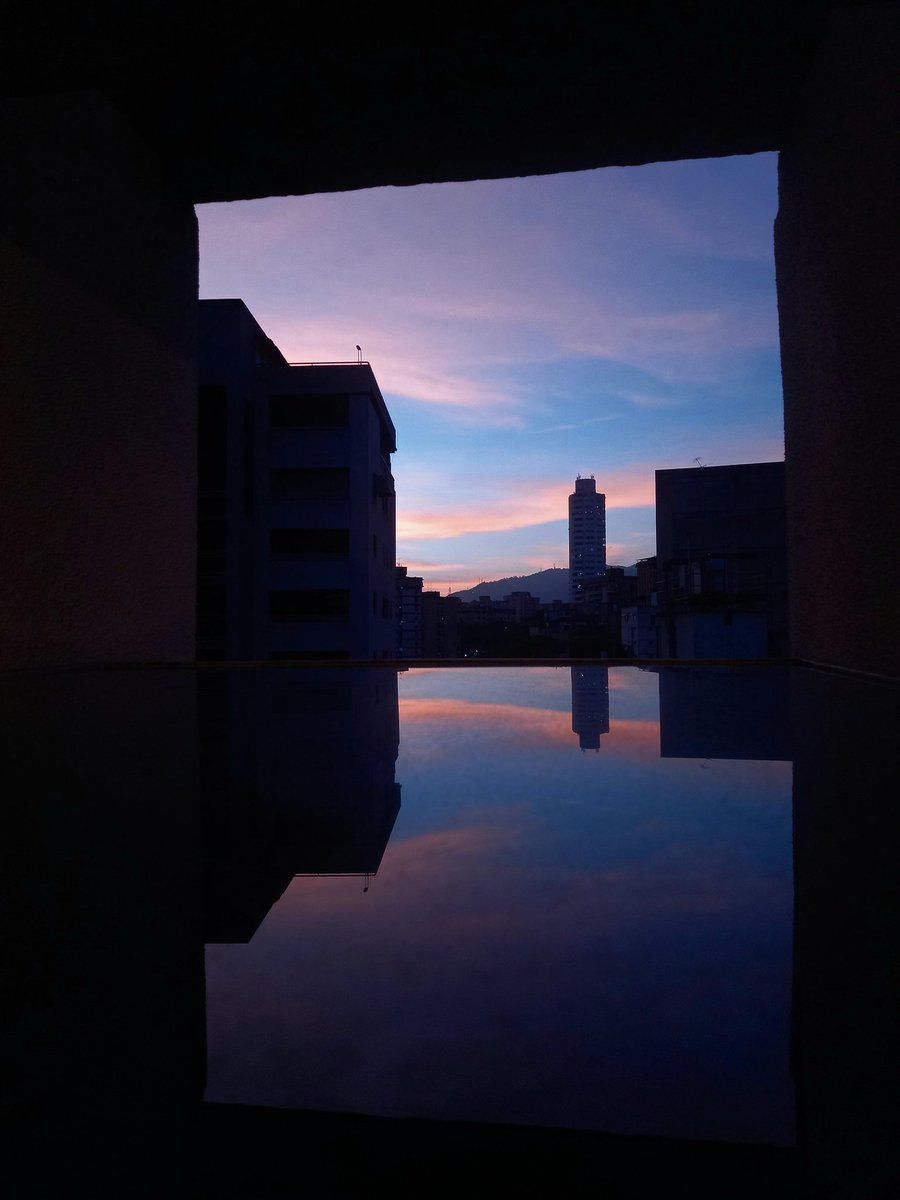 karelisjvc's tweet image. 🌌•••A dos vistas, a dos cortinas nubosas•••🌌
#sky #landscape #photo #photographyisart #loveit #Caracas #LetsGo 🪶🤩