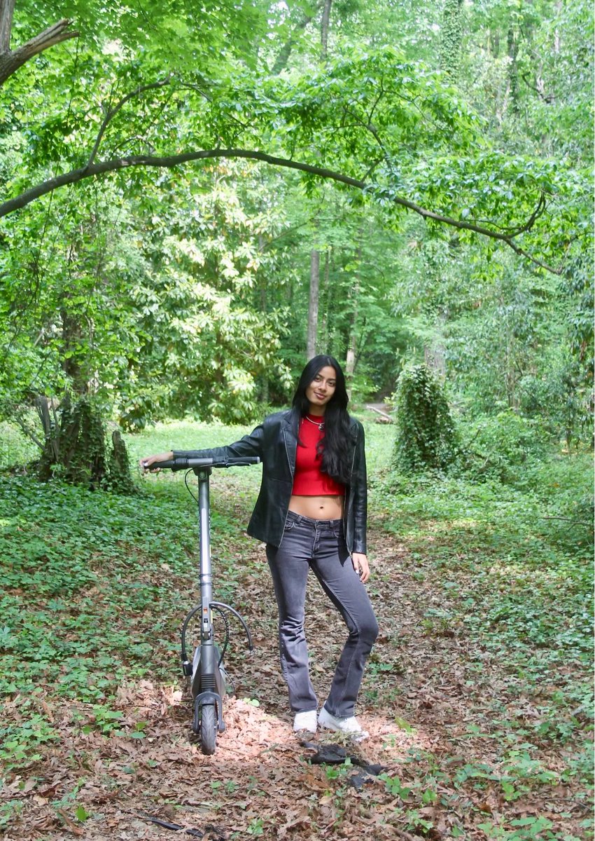 prithika_dev's tweet photo. huge fan of scooters https://t.co/kbB4EXXhV9