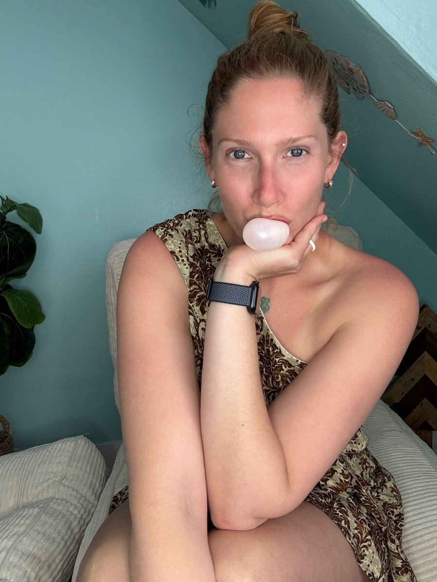 Becca Emerson tweet media