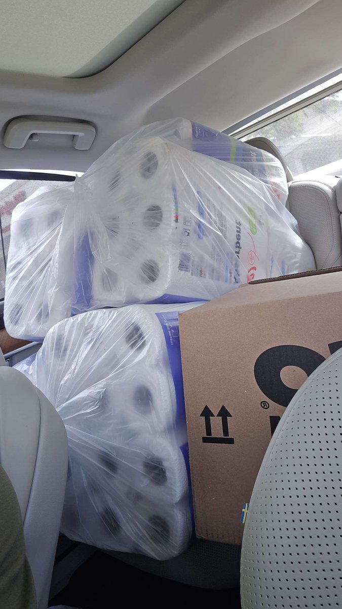ani_puli's tweet photo. @Pricerrors A few weeks early than my move in date...guess they stay in car with me😅😅 https://t.co/McF3yg4Yka