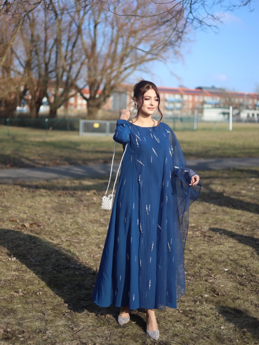 riyabha11's tweet image. 👗💙

#fyp #usa #tweet #viral #viraltweet #fyppppppppppppppppppppppp #beauty #desioutfit #indiangirl