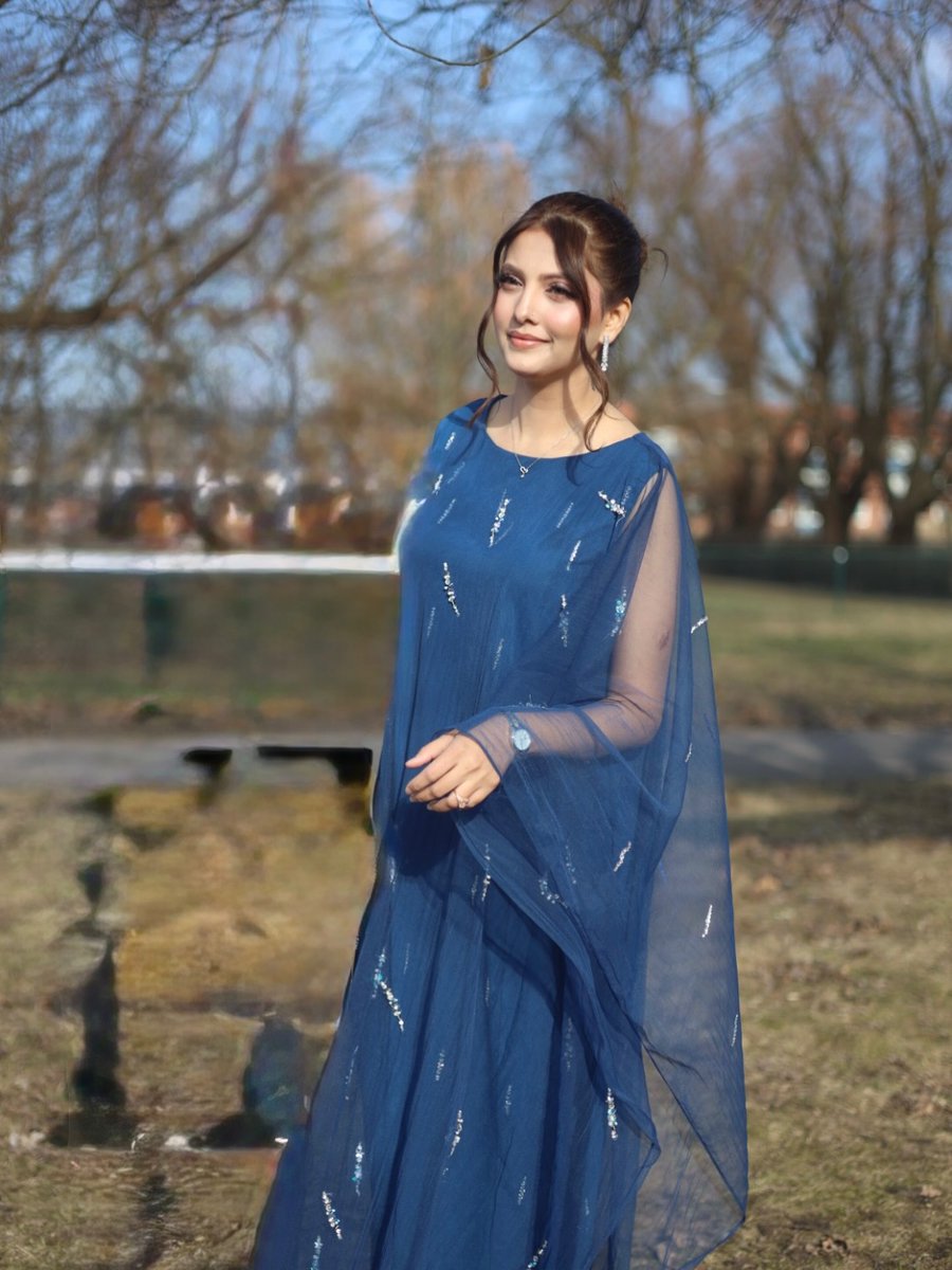 riyabha11's tweet image. 👗💙

#fyp #usa #tweet #viral #viraltweet #fyppppppppppppppppppppppp #beauty #desioutfit #indiangirl