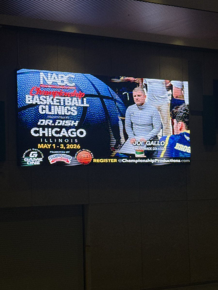 TWolvesGBB's tweet photo. This weekend our staff attended the NABC Championship Productions Basketball Clinic at The College of DuPage. A very cool experience where our coaches had the opportunity to learn from some great basketball minds to help them continue to grow the program! https://t.co/p0UjKerzVK