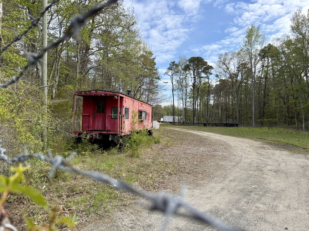 BurlingtonNJWx's tweet image. Few snaps from #PinelandsGravel today. Rather than ride, helped out by providing support and gear for cyclists that might need a hand. Had to take a pair back and that was it! Beautiful day out there. #cycling #pinebarrens