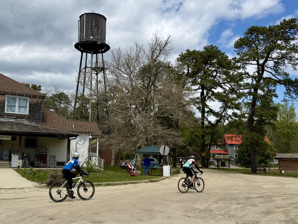 BurlingtonNJWx's tweet image. Few snaps from #PinelandsGravel today. Rather than ride, helped out by providing support and gear for cyclists that might need a hand. Had to take a pair back and that was it! Beautiful day out there. #cycling #pinebarrens