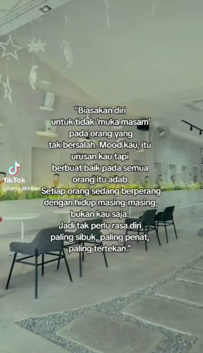 Fiey08's tweet photo. Aku cuba. 
Cuba untuk positif. 

Tapi itulah, semuanya serba salah. 
Nak ditanya salah, tak ditanya lagilah salah. 

Penyudahnya? Diam jelah ... https://t.co/CdBjPKoP3p