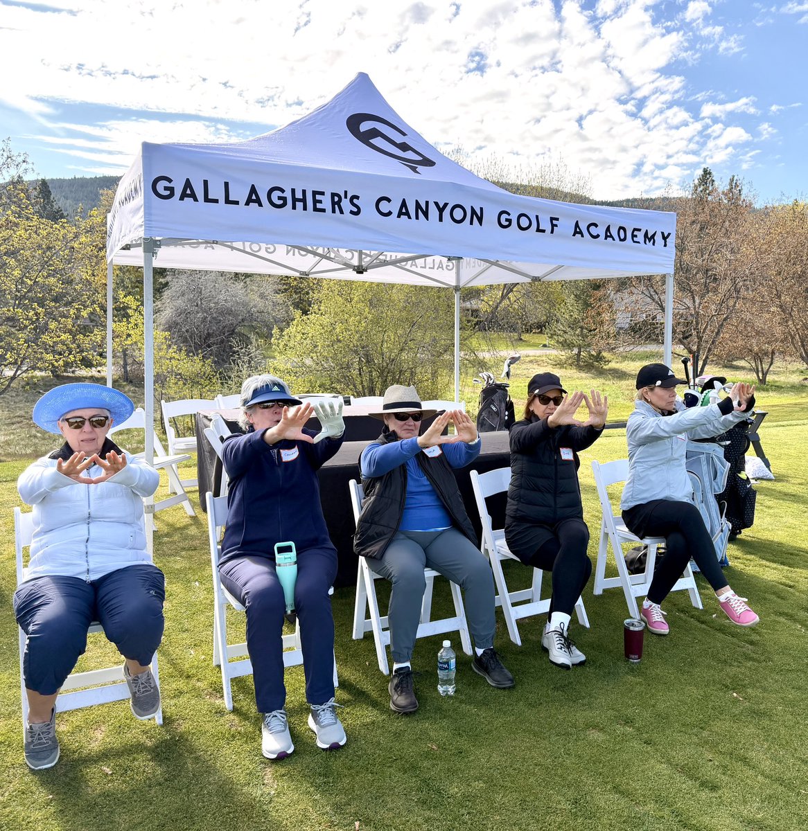 LisaLongball's tweet image. I had a fantastic time at @GallaghersGolf hosting my @LisaLongball Golf School in #Kelowna #BritishColumbia this past week! I had fabulous women come from across Canada and from the Pacific Northwest! 🇨🇦🇺🇸 We had such fun covering all aspects of the game from putting, chipping,