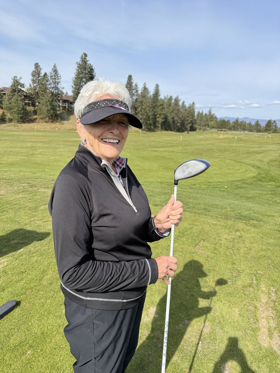 LisaLongball's tweet image. I had a fantastic time at @GallaghersGolf hosting my @LisaLongball Golf School in #Kelowna #BritishColumbia this past week! I had fabulous women come from across Canada and from the Pacific Northwest! 🇨🇦🇺🇸 We had such fun covering all aspects of the game from putting, chipping,