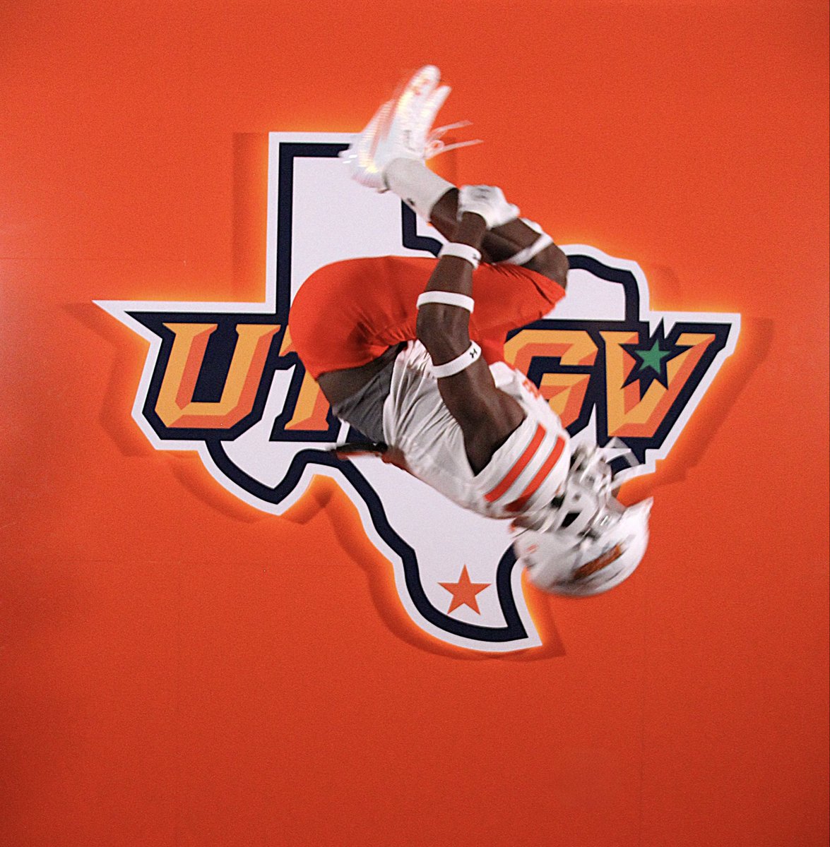 TyThomas007's tweet photo. Great visit @UTRGVFootball, Thankyou @CoachJoshJones1 🫡🙏🏾#AGTG https://t.co/thUqF3r7tk