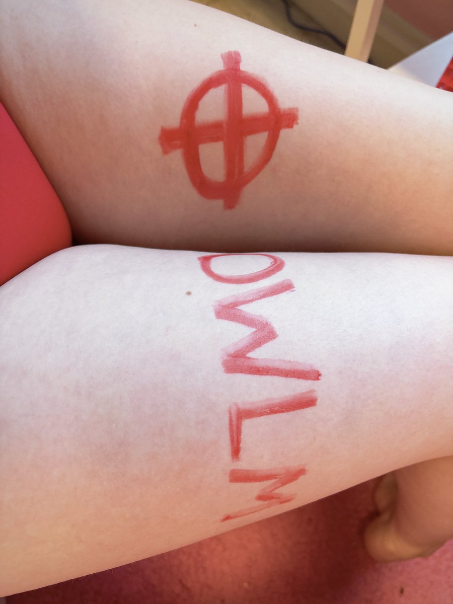 HanaHolix's tweet photo. Another request ❤️
I love that my panties happened to match the marker today. It’s a good luck sign.
HH ⚡️⚡️

#Bleached #BleachedIRL #QoH #OWLM https://t.co/LkDpCa7Cko