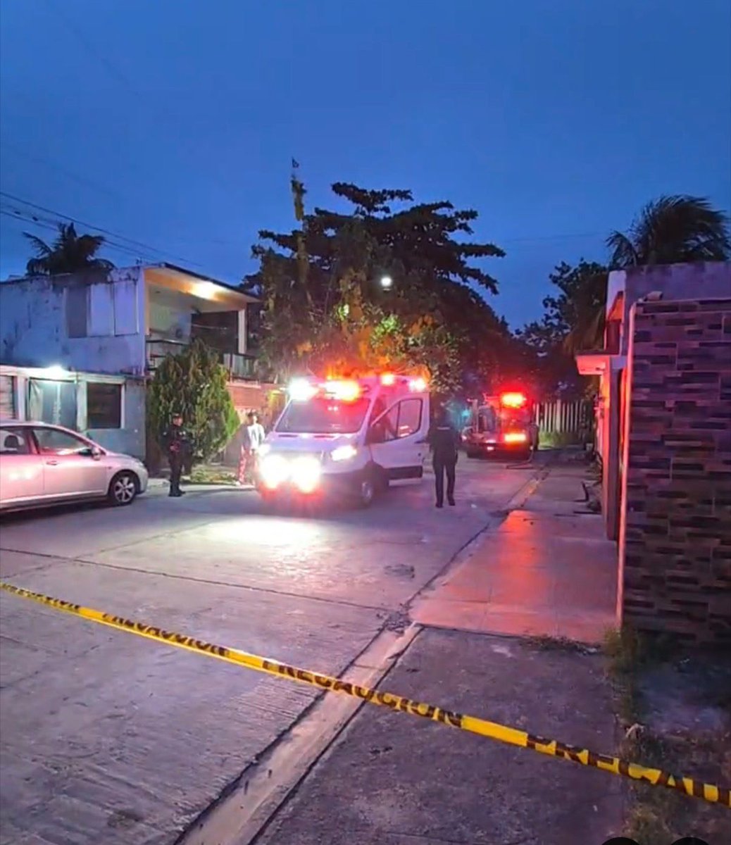 LoDelDia1's tweet image. #Noticias #Local I Lamenta Ayuntamiento de Veracruz fallecimiento de menor en incendio de vivienda en Bosques de Tarimoya

lodeldia.com/noticias/local…

@AyuntamientoVer  @espejohernandez