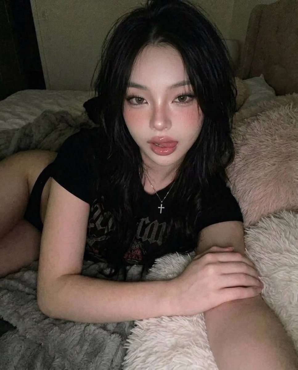 Pay4Aeri's tweet photo. There is honestly nothing hotter to me than a socially awkward, nerdy white boy who completely panics around hot asian girls 💖

• AI Asian Catfish Findom Findomme Feet • https://t.co/VyCufPie5W