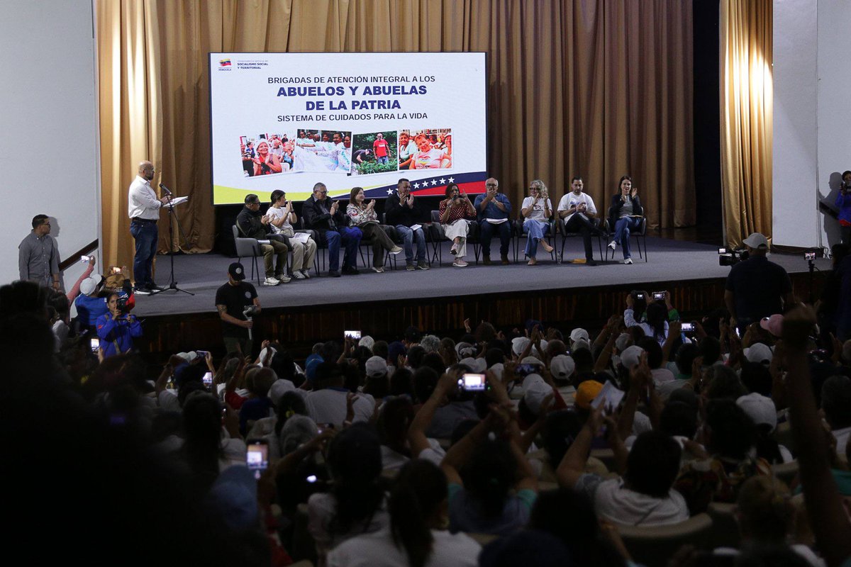 Gral. Raúl Paredes tweet media