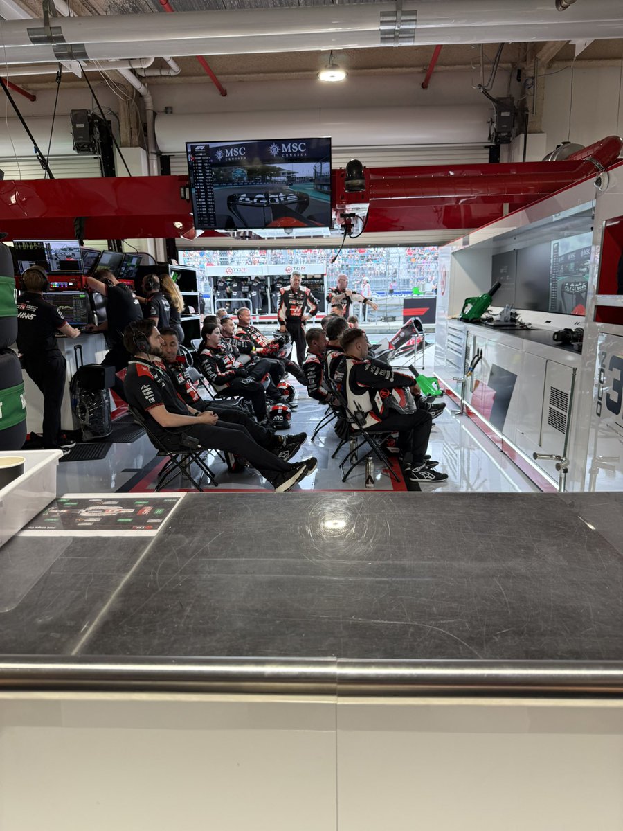 farokh's tweet photo. Fun day at the track 

Big shout to @Gate for the RedBull Energy Station access and the homies at @denergychain for getting me into all the garages! 

🏎️🏁 https://t.co/Z0icp5whWm