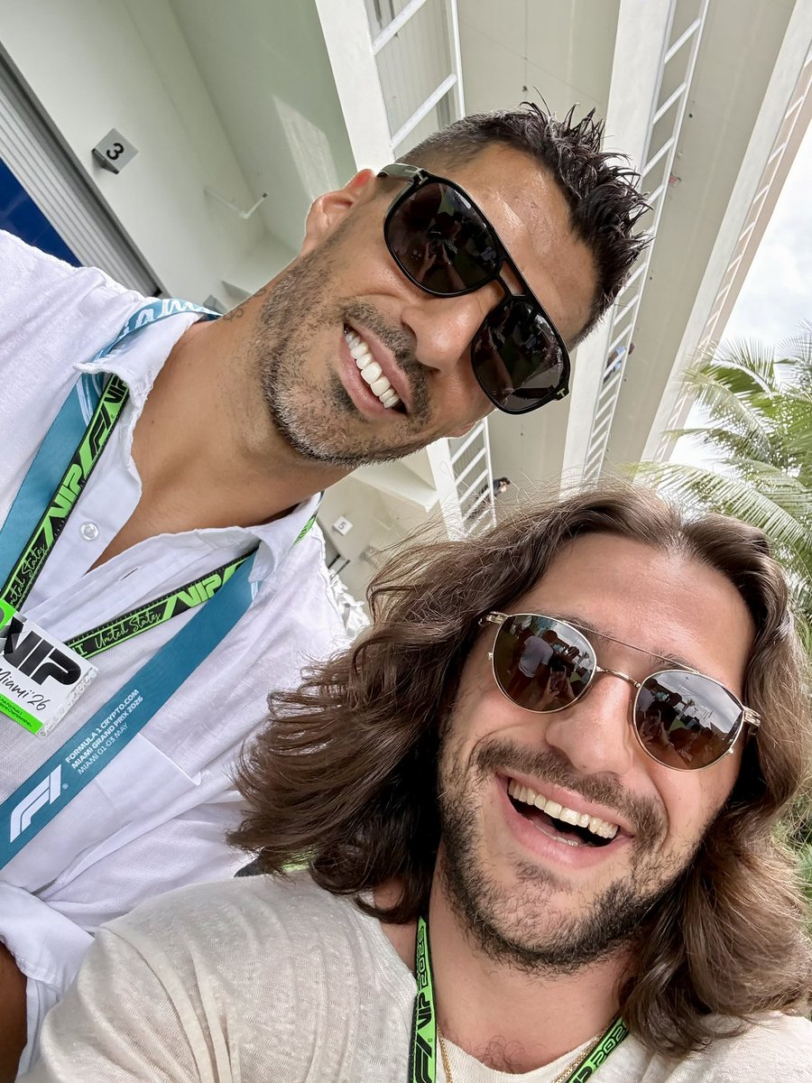 farokh's tweet photo. Fun day at the track 

Big shout to @Gate for the RedBull Energy Station access and the homies at @denergychain for getting me into all the garages! 

🏎️🏁 https://t.co/Z0icp5whWm