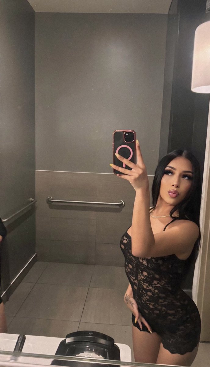 Staceeykodeinee's tweet image. Eyes on me 🔥 #la #latina
