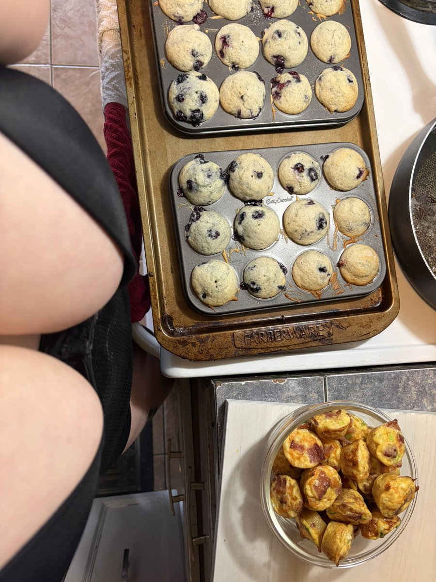 PrincessXBryt's tweet photo. Sunday breakfast prep for the week 😙 https://t.co/kz7rX2GBY9