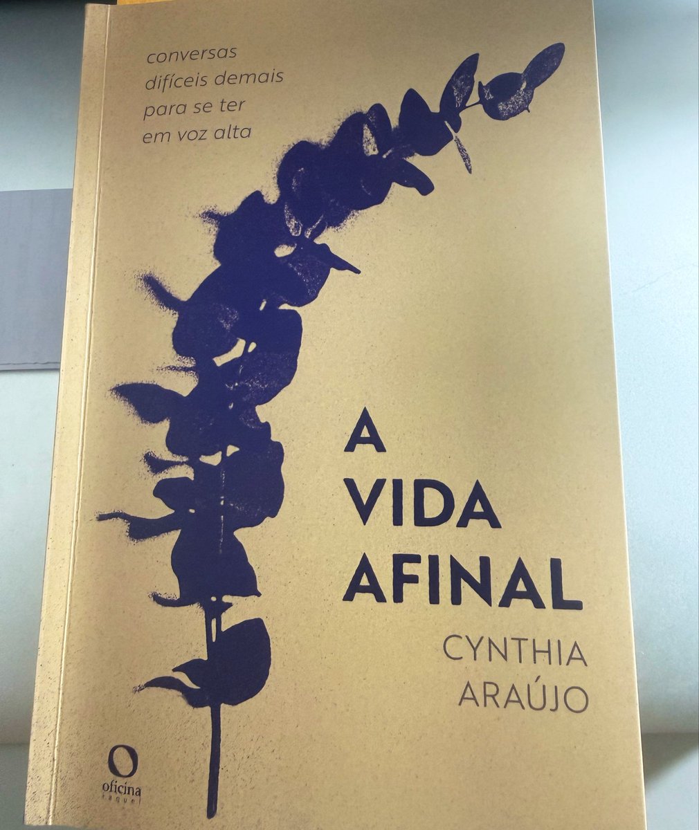 Quanta capacidade para escrever sobre a morte como forma de celebrar a vida! Baita livro!