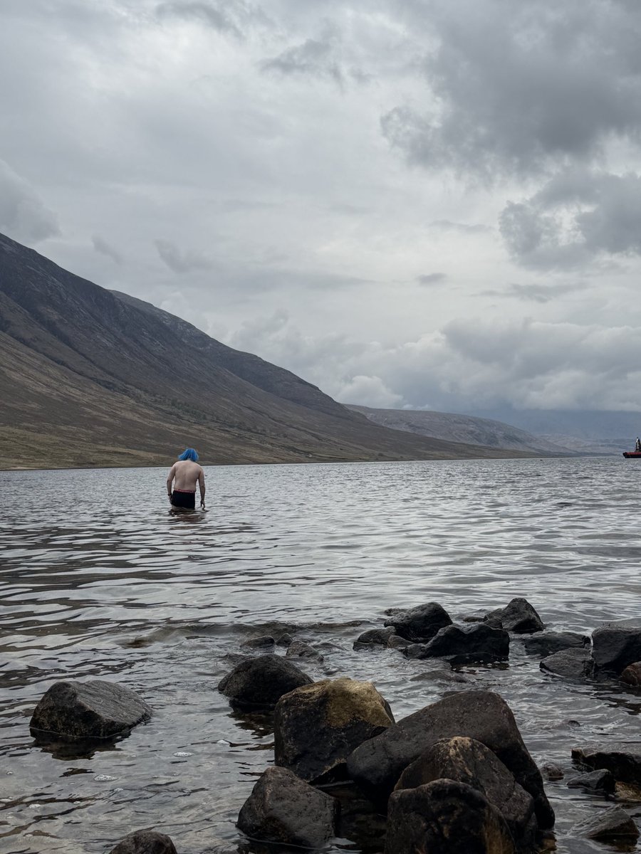 f_em_o's tweet photo. I went swimming in a loch in my underwear hehehehe felt very liberating :) https://t.co/jpCv7CbzHs