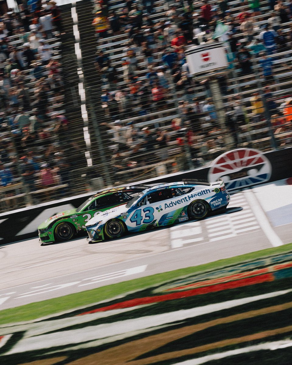 Erik Jones tweet media