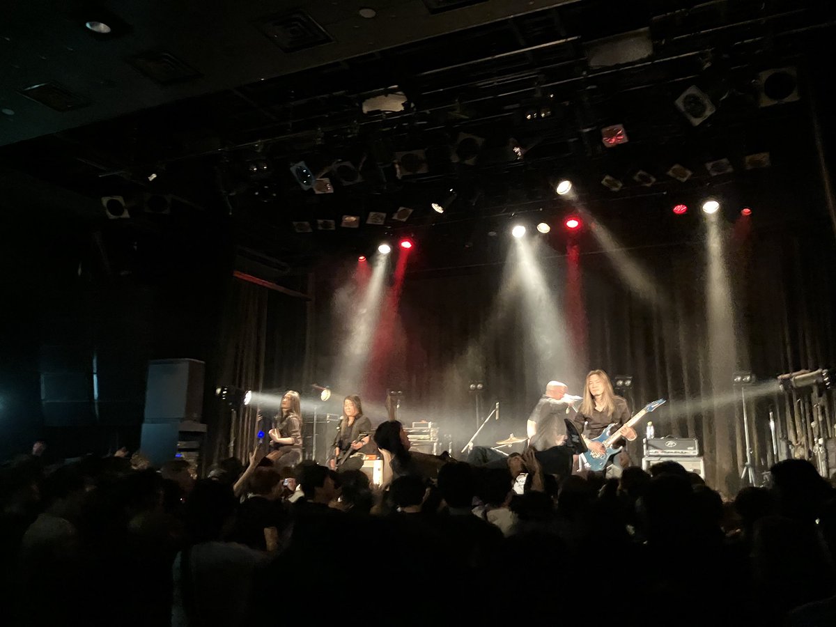 sfida2016's tweet photo. おはようございます。メタルが好きというと怪訝そうな顔されます。メタルのライブ会場は、人間の本能が解放される場所です。きっとそれを見て戸惑われるのでしょう。でも我々は感情を爆発させ、本能を解放して、人生を楽しむのです。みんな良い顔してるでしょう？メタル最高|m/ 

さて7月に…（文字数 https://t.co/XO4NSg0MZq