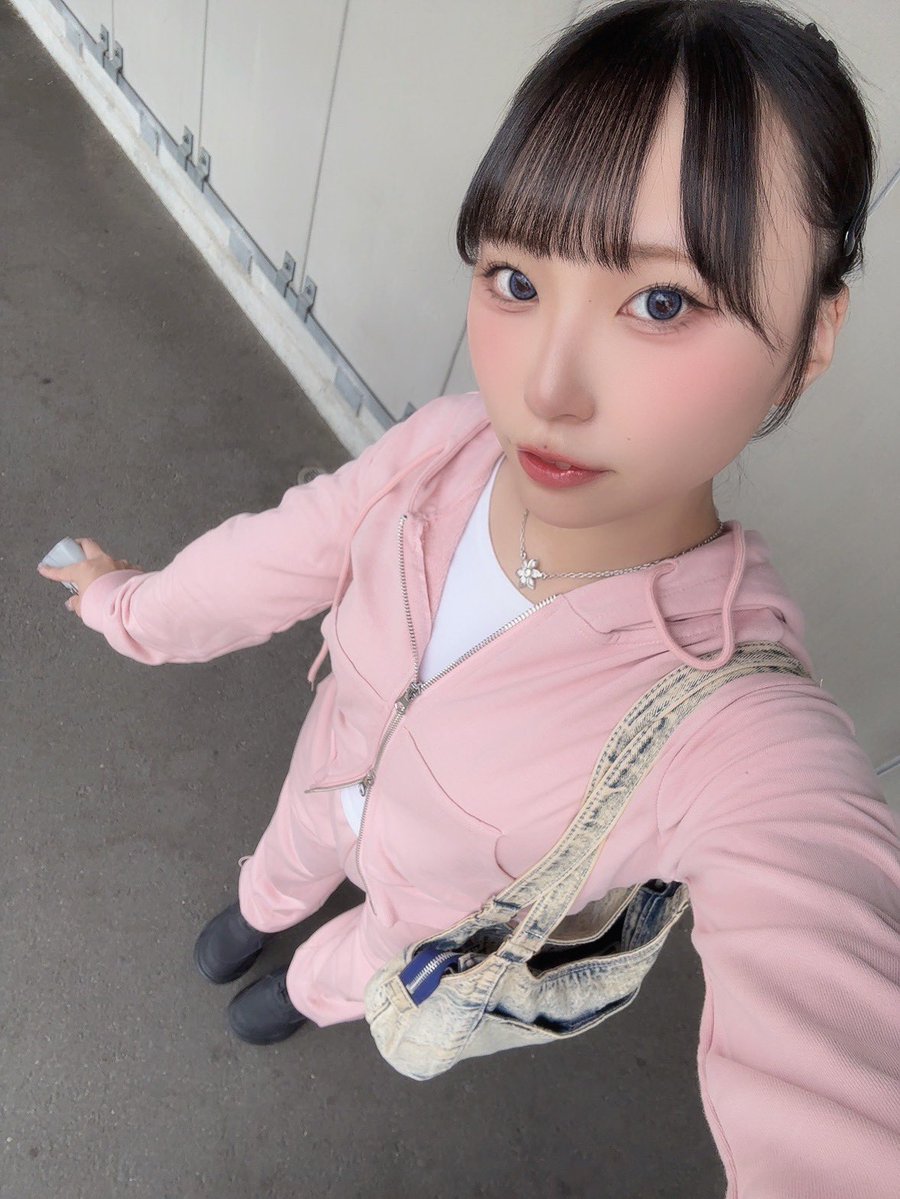 とあ tweet media