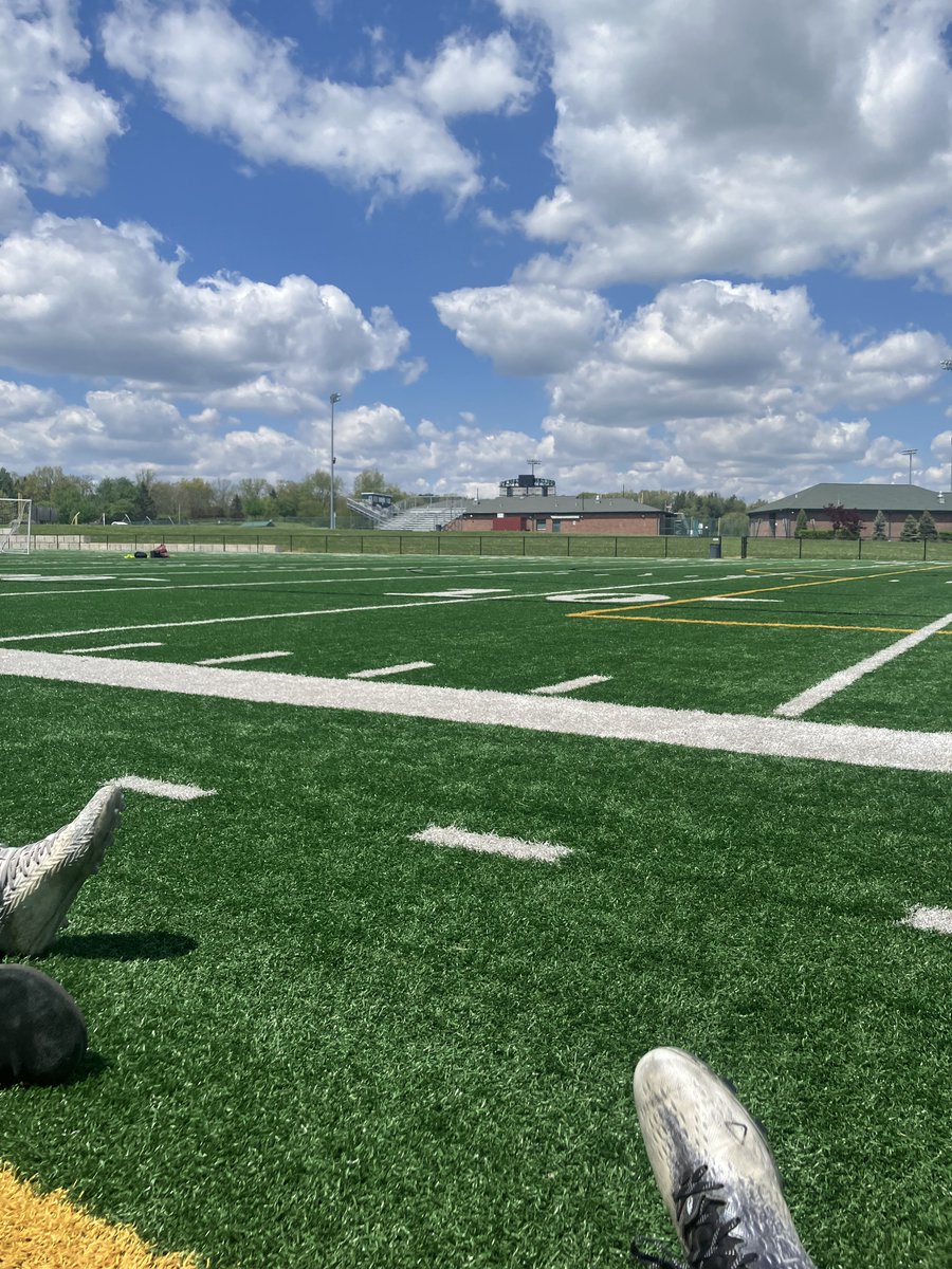 DietrichNolan34's tweet image. Route+hands work with @Ryan_Barnett28 &amp;amp; @AIR_IT_OUT_13 QB group.#ALLIN #LongLiveTheBrotherhood @CoachMonte_  @coachlondonIII @CoachPiasecki @Scala39 @RecruitnationO @RecruitNationUS @CoachPannone @CoachDaft @Heffelfinger49 @Coach_Orsini @CoachTroyTaylor @DanSwanstrom @OhiosElite1