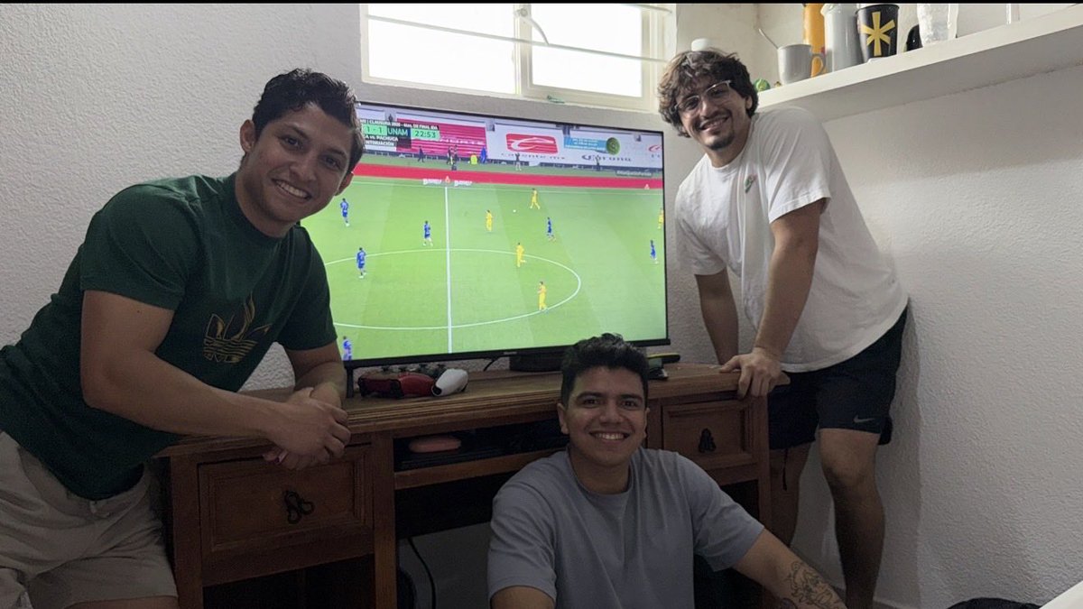 EdgarATorresR's tweet photo. Dominguito familiar 😜
 #MasQueUnPartido https://t.co/Y8Mr3Thfji