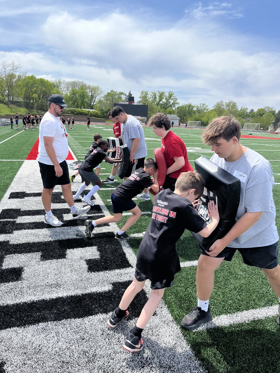 whsfroshfb's tweet photo. We had such a great turnout for our @WHS_WarriorFB youth camp today! Lots of future Warriors working &amp; learning from their older brothers and coaches!

#a4114a 
#ET https://t.co/ElG0VulvxQ