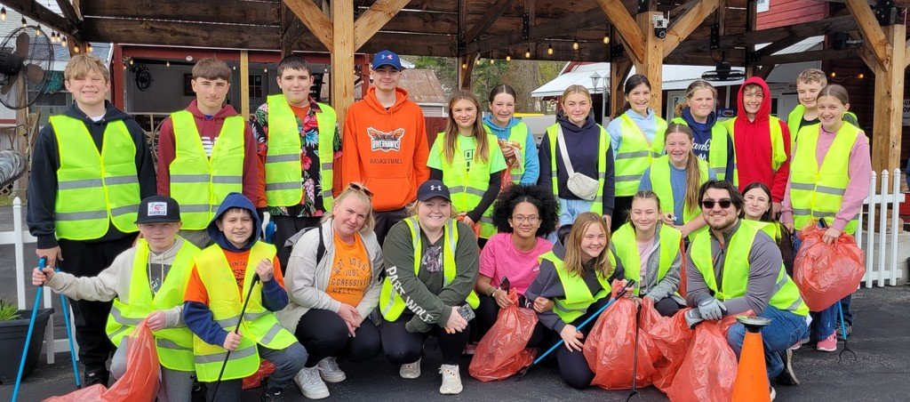 CorinthNY's tweet image. A shout out to all of the NJHS students who participated in the Corinth Clean Up Day today! Our Students filled 20 bags to trash to keep Corinth beautiful!
#Citizenship #Service #RiverhawksGivingBack #CorinthisCommunity