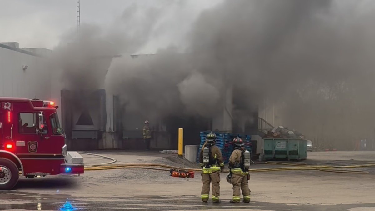 Media371's tweet image. Working fire at #Newmarket Meat Packers on Warden Avenue north of Aurora Road this afternoon. Flames through the roof with defensive operations. Crews from @CentralYorkFire, @WSFES and @RHFES were on scene.