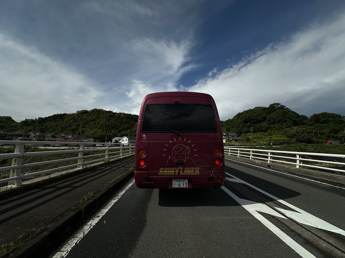 みん tweet media