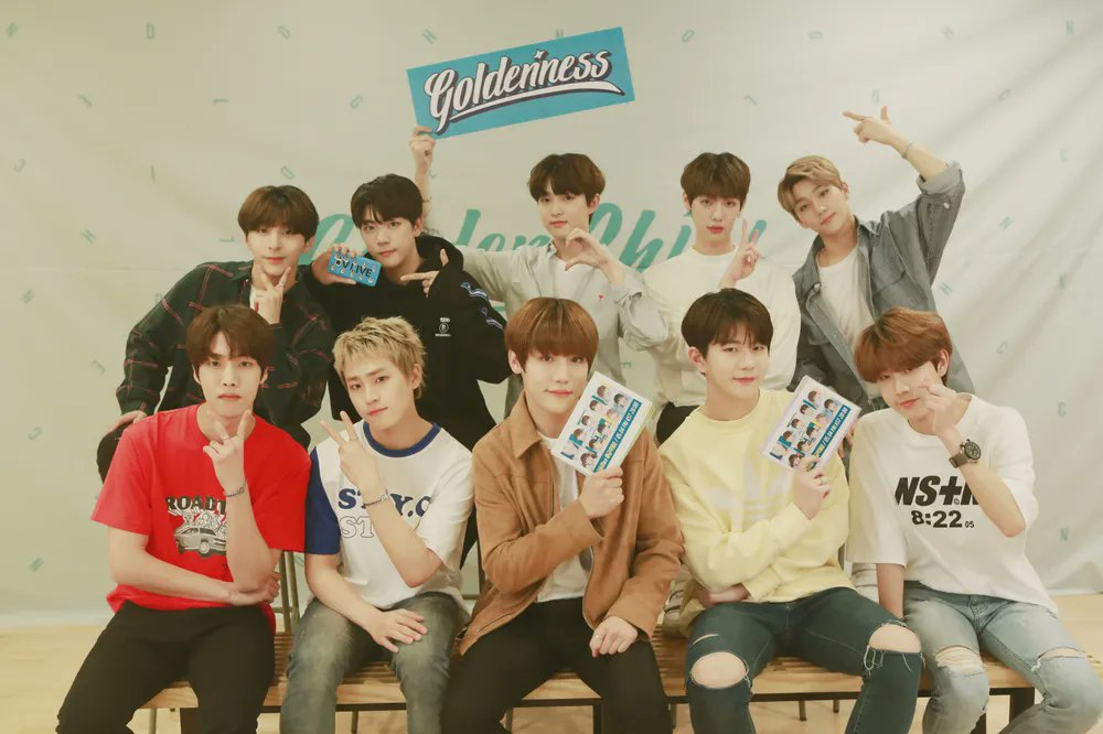 jichanstar's tweet photo. happy bday to my famssss! through ups and downs we still here 🥹 lets giving each other support and warm hugss, i swear golcha will be back to us someday. just— love you you guys so much 🫶🏻

#GOLDENNESS_8TH_ANNIVERSARY
#GoldenChild #골든차일드 https://t.co/JcMt5miBIb