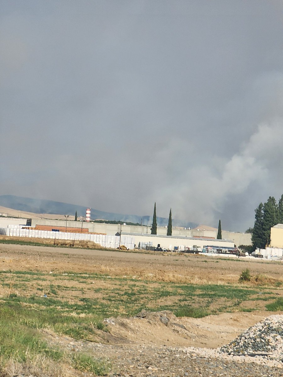 GalaxyNewsUnit's tweet image. ☄️#BREAKING: NEW Wild Fire 🔥 east of Bakersfield California in the foothills!

Developing 

#WildFire