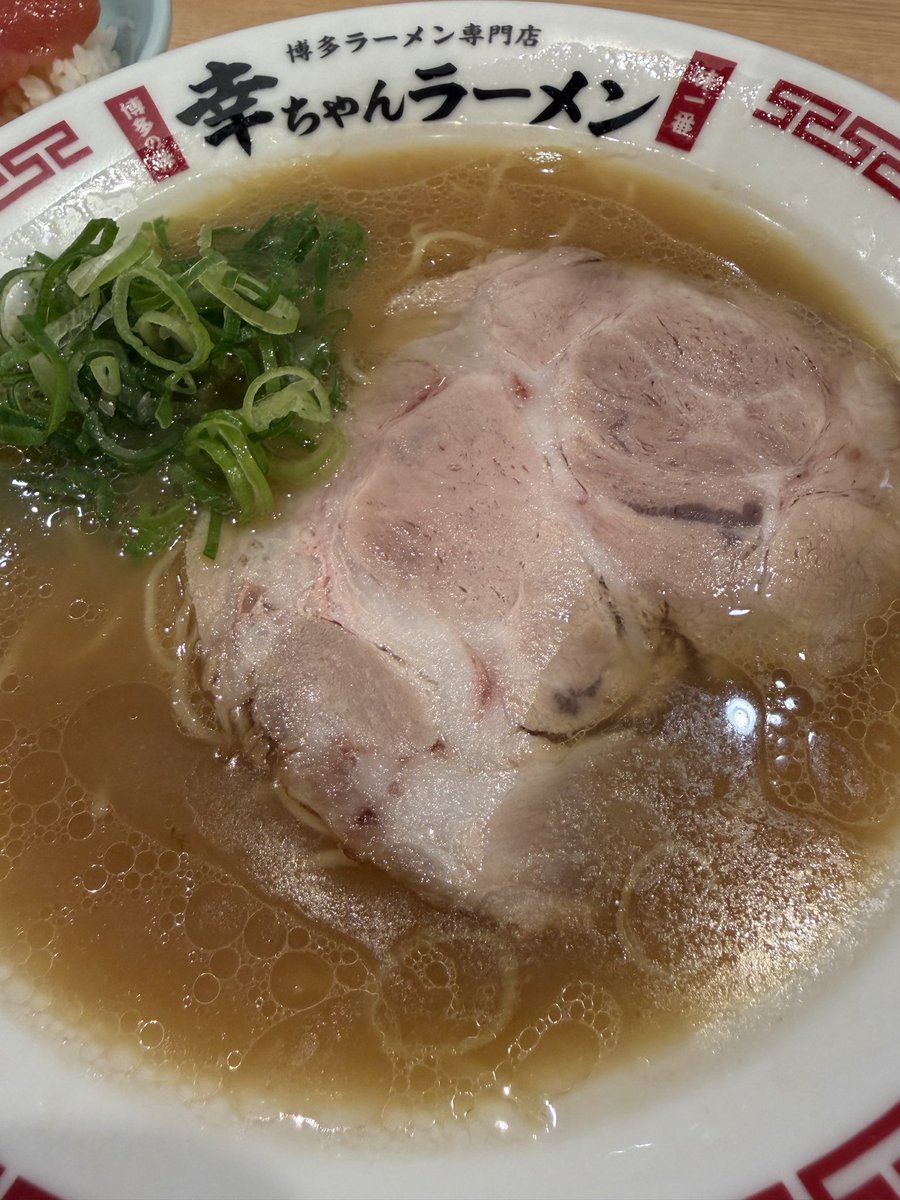 つる tweet media