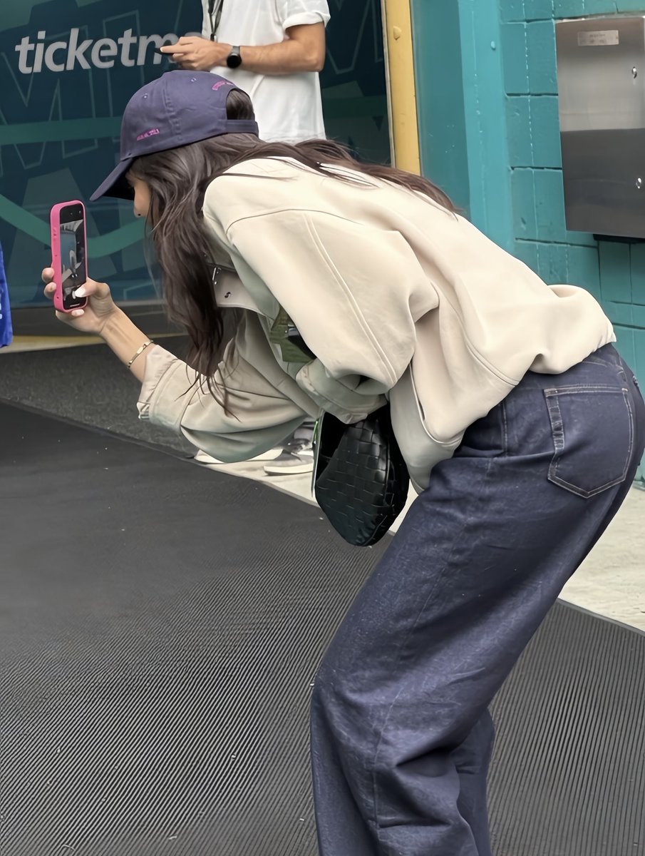 𝑘𝑖𝑘𝑎-𝑔𝑜𝑚𝑒𝑠, tweet media