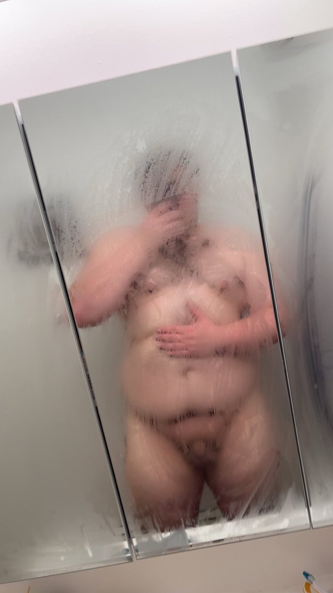 holyfucjkk's tweet photo. being a grower is weird sometimes https://t.co/XI4apJaKk9