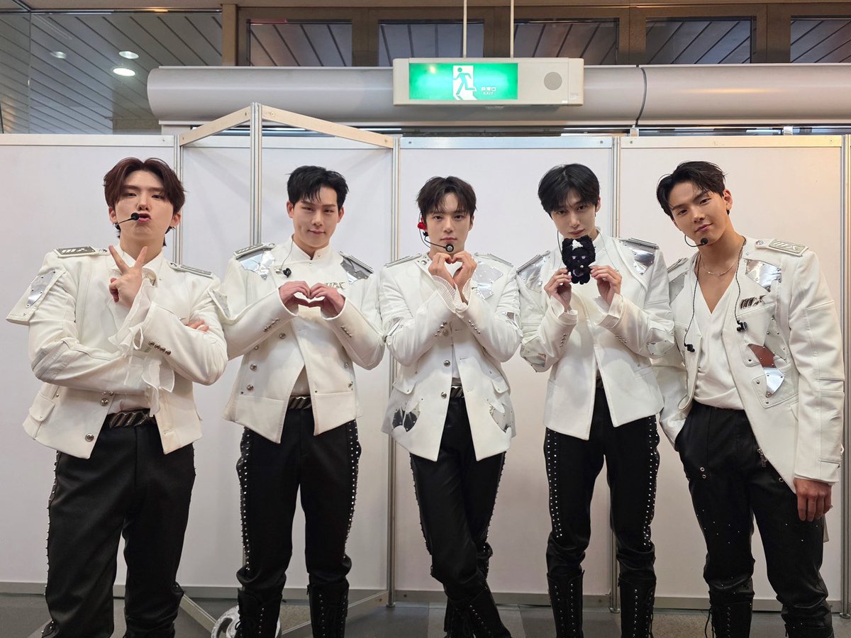 코앵이과잉보호ฅ˙ ͜ʟ˙ฅ tweet media