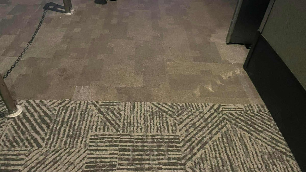 MainStChatter's tweet image. Soarin' Around the World at EPCOT is getting a makeover as new carpeting is being installed in stages overnight to minimize guest disruption.

#Disney #DisneyParks #DisneyNews

📷: Chip and Co