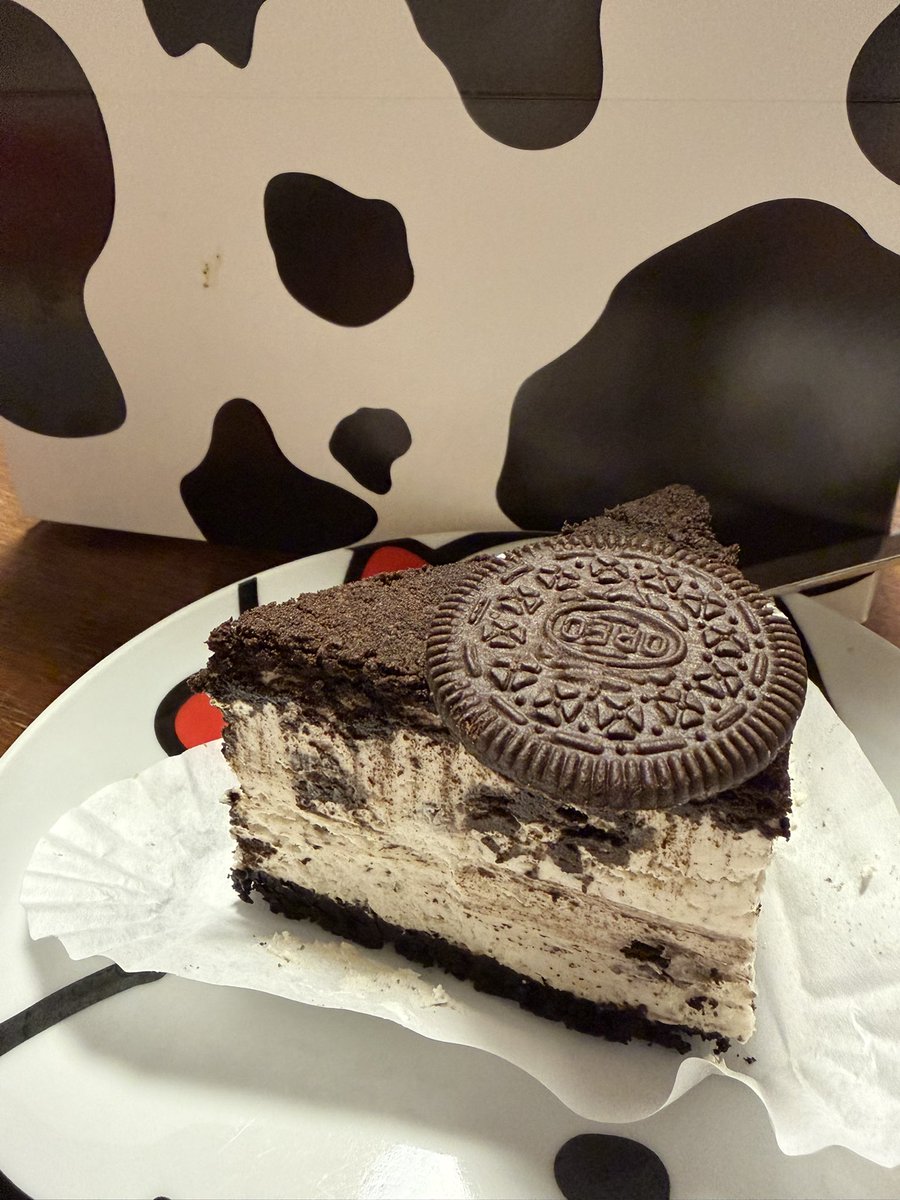 akemi_tnk's tweet image. 昨日みほが買ってきてくれたチーズケーキ🍴
OREO美味しかったし、バスクチーズケーキもさっぱり系で美味しかった😋💕
#MOO