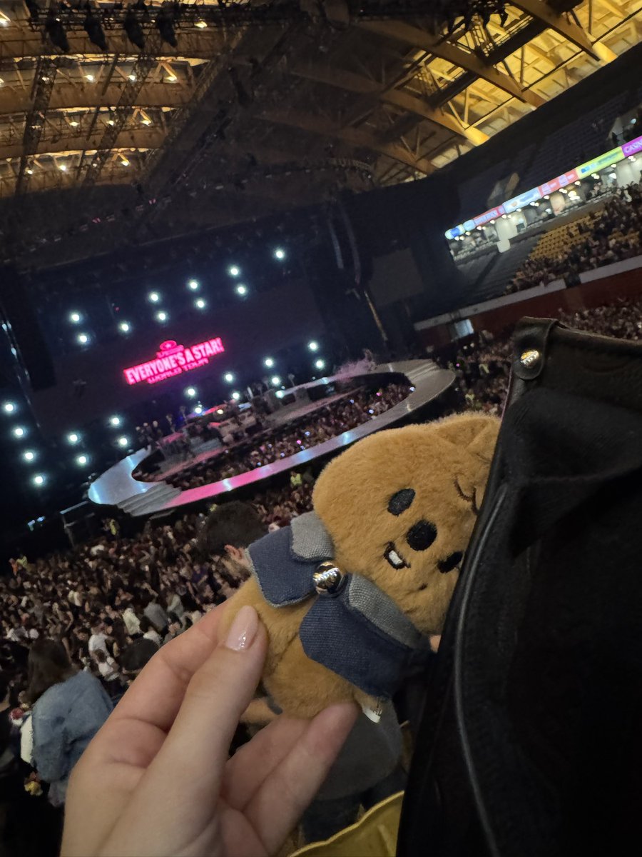 glfuckuup's tweet photo. Manifesting that colab skz x 5SOS https://t.co/2hUJC7Y44n
