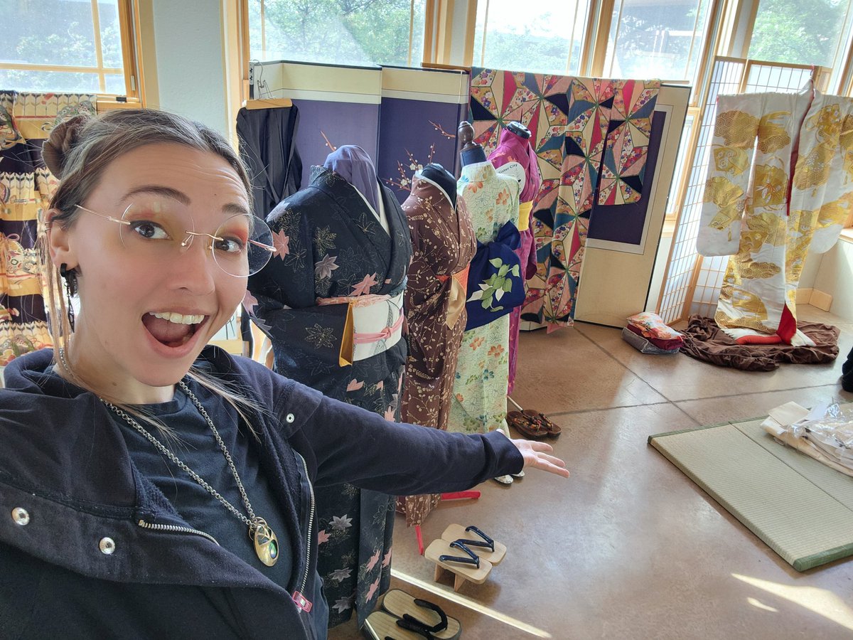 HideMyError's tweet photo. Just helped with a Kimono Fashion Show and tied SO many obi this last weekend. 👘✨️ 

It was so cool helping teach everyone about all the different parts and pieces at the @abqbiopark! https://t.co/qqj1f2uQmm