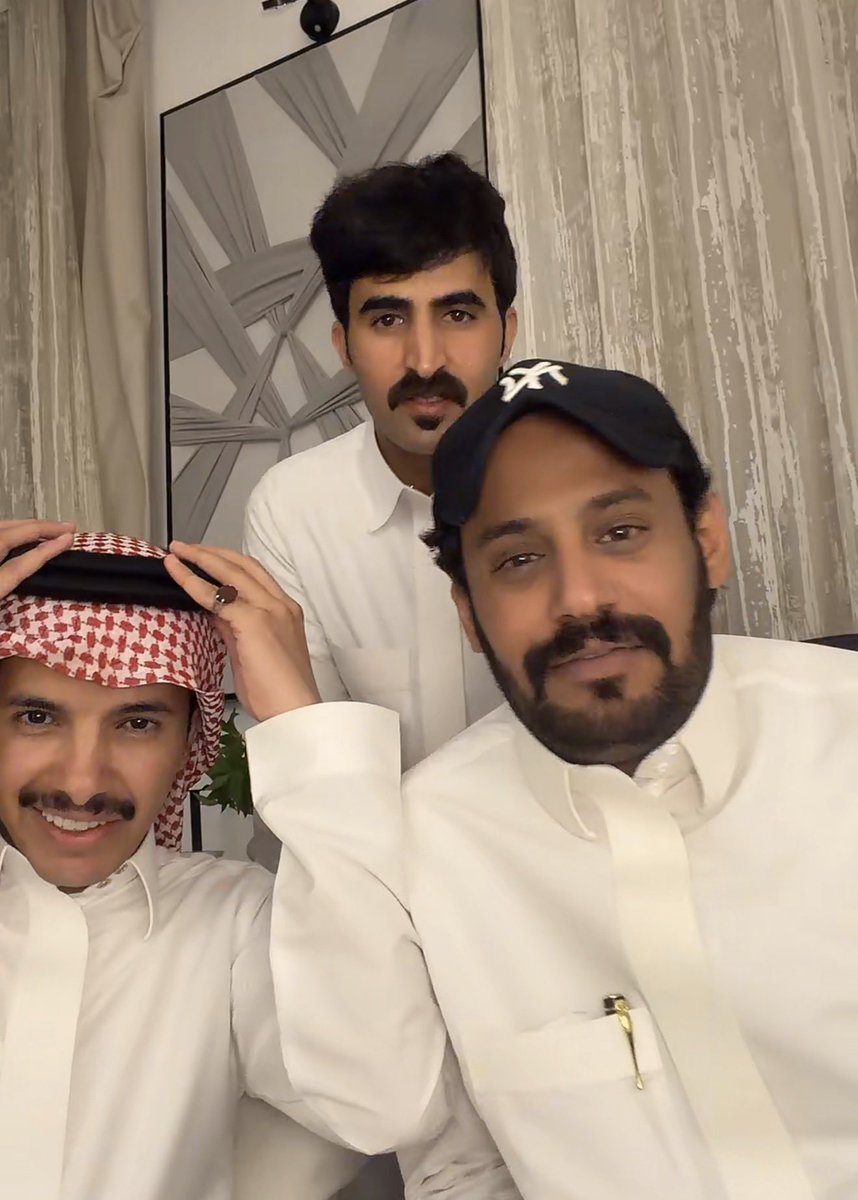 افـَنان tweet media