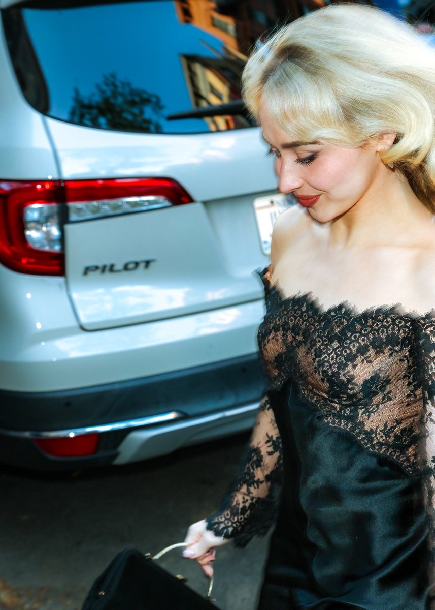 sabrinasc_edits's tweet photo. Sabrina at Anna Wintour’s Pre-Met Gala dinner in New York https://t.co/1qWXi916EE