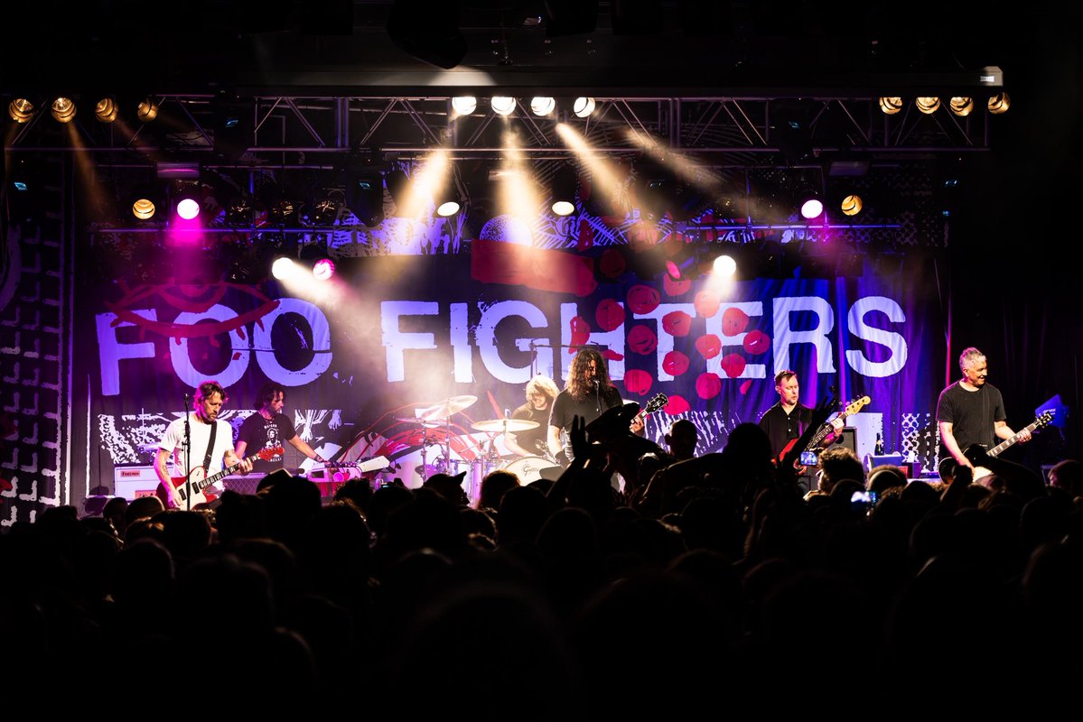 Foo Fighters tweet media