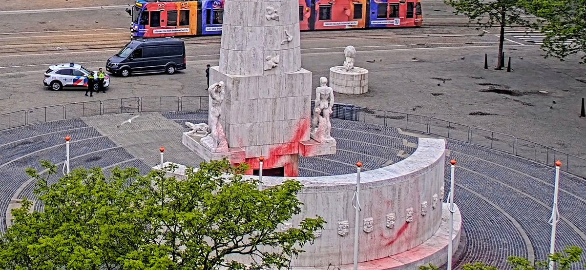 HenkNieuws2026's tweet image. #Nederland 🙏🏼🇳🇱 #Amsterdam  Je kon erop wachten   WAAROM IS GEEN BEVEILIGING GEWEEST 🤷‍♂️