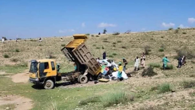 حکومت طالبان صدها وسیله موسیقی را در خوست سوزاند.