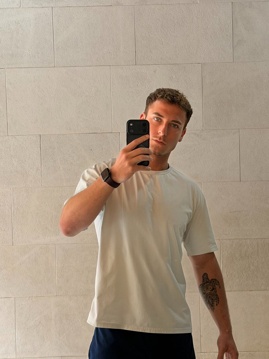 ALEX NUDE BOY tweet media