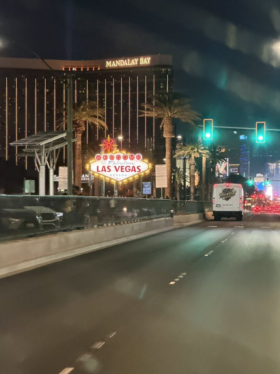 MoMMaS_16's tweet photo. Another Amazing Vegas Trip! My Husband Literally Stays Spoiling Me! Until September Vegas, See You Soon! #MorganWallen #ImTheProblemTour26 #Vegas #BaeCation https://t.co/gJrWZtRPBd